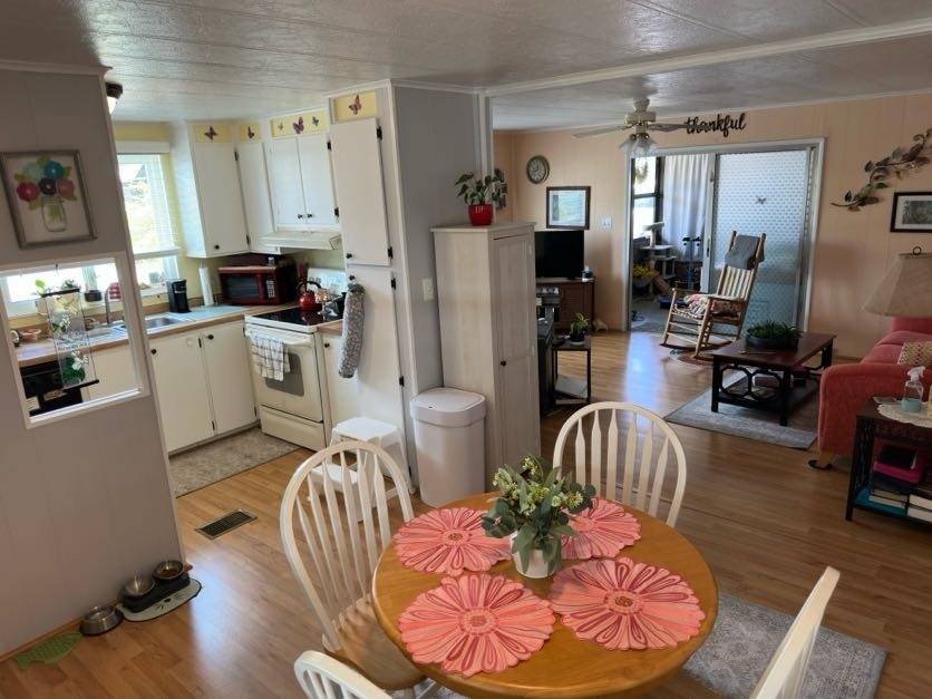 162 Zermatt Drive a Winter Haven, FL Mobile or Manufactured Home for Sale
